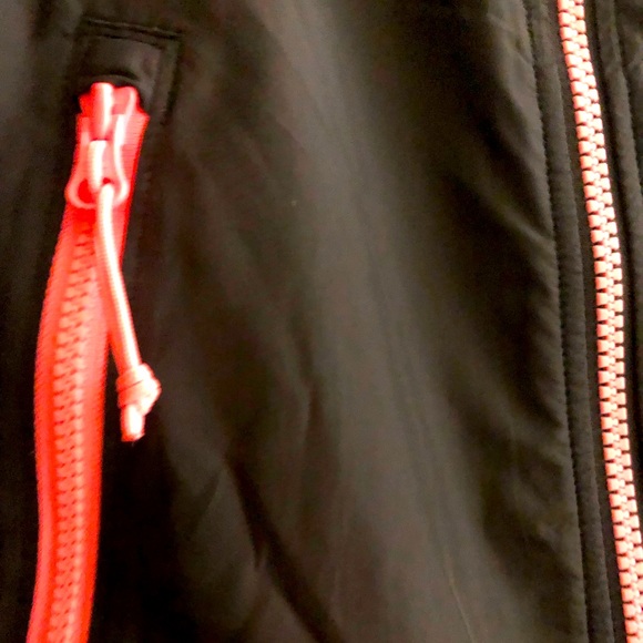 The North Face Rain/Wind Breaker Jacket - Picture 3 of 6